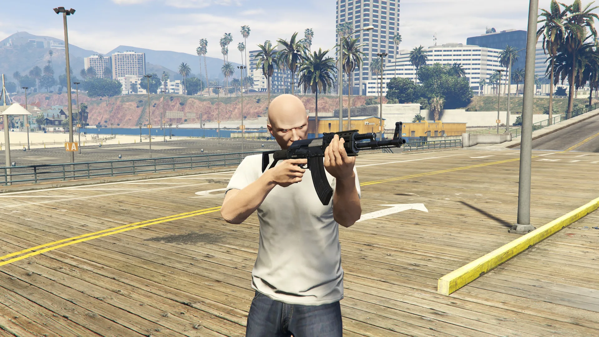 Assault Rifle held by a GTA Online character