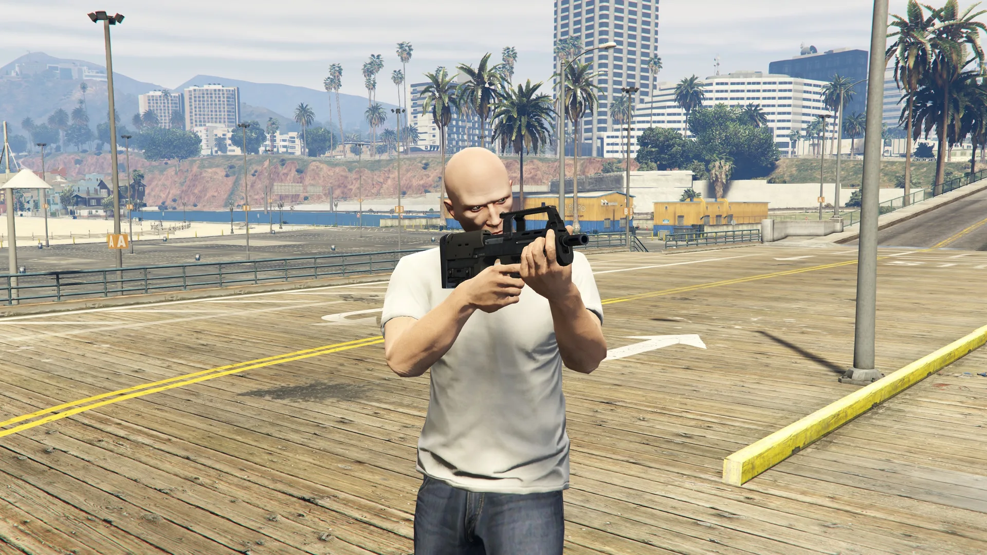 Assault SMG held by a GTA Online character