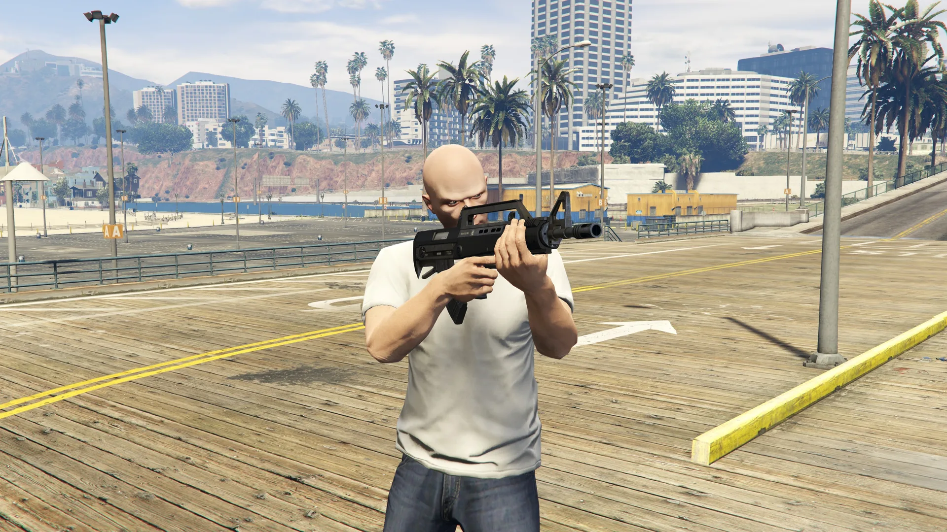 Bullpup Rifle held by a GTA Online character
