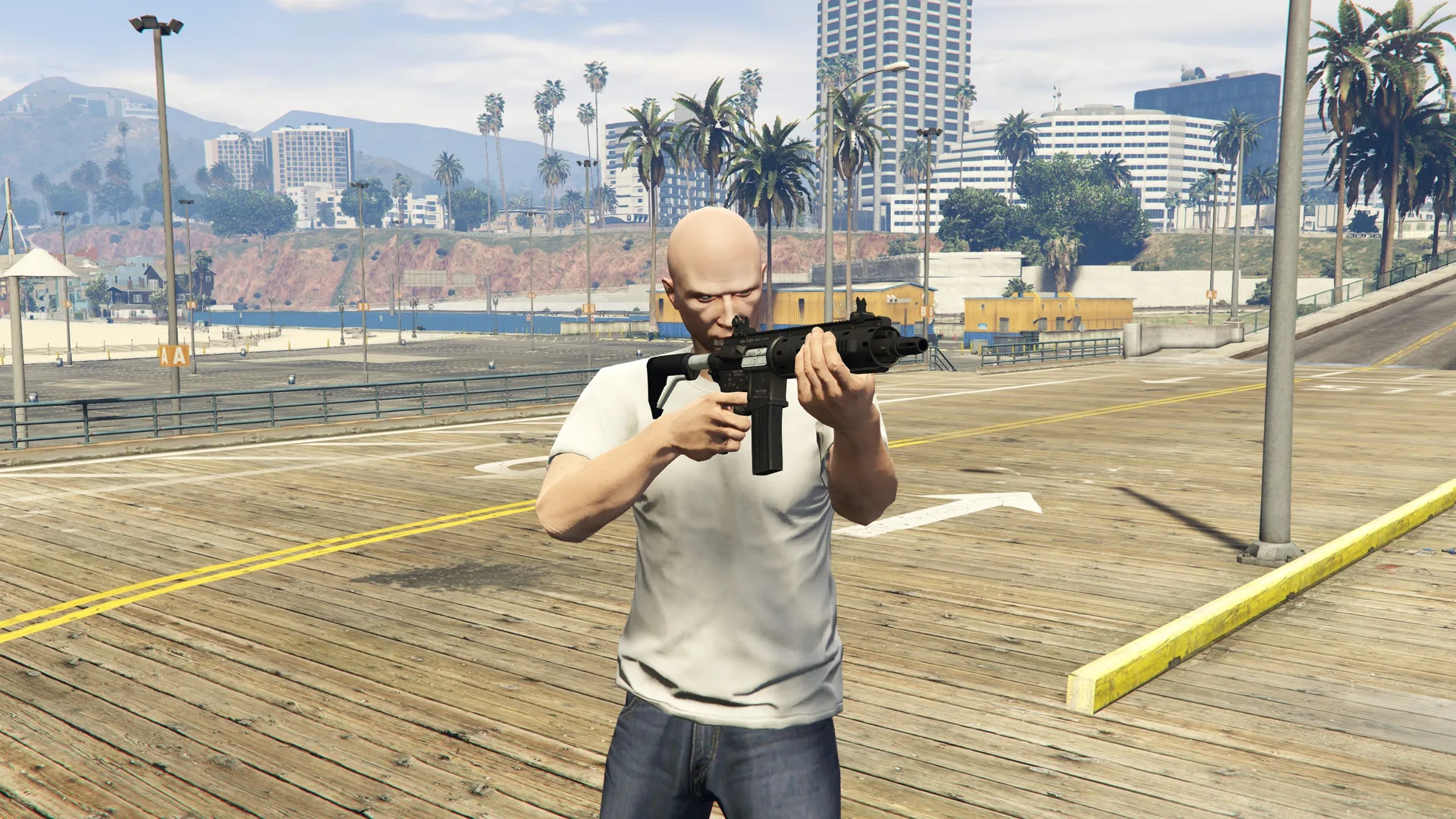 Carbine Rifle held by a GTA Online character