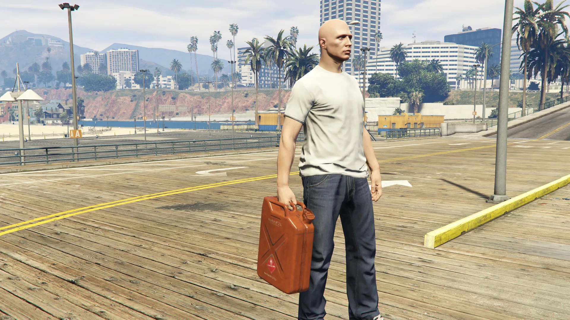 Jerry Can held by a GTA Online character