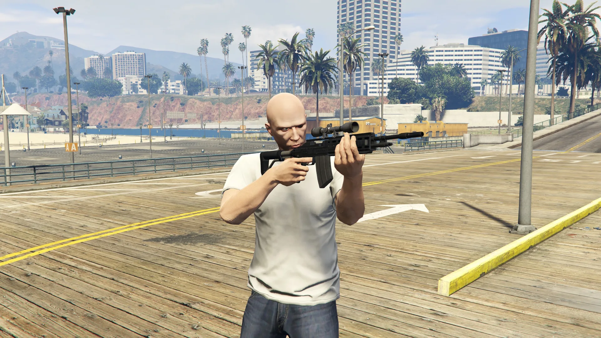 Marksman Rifle held by a GTA Online character