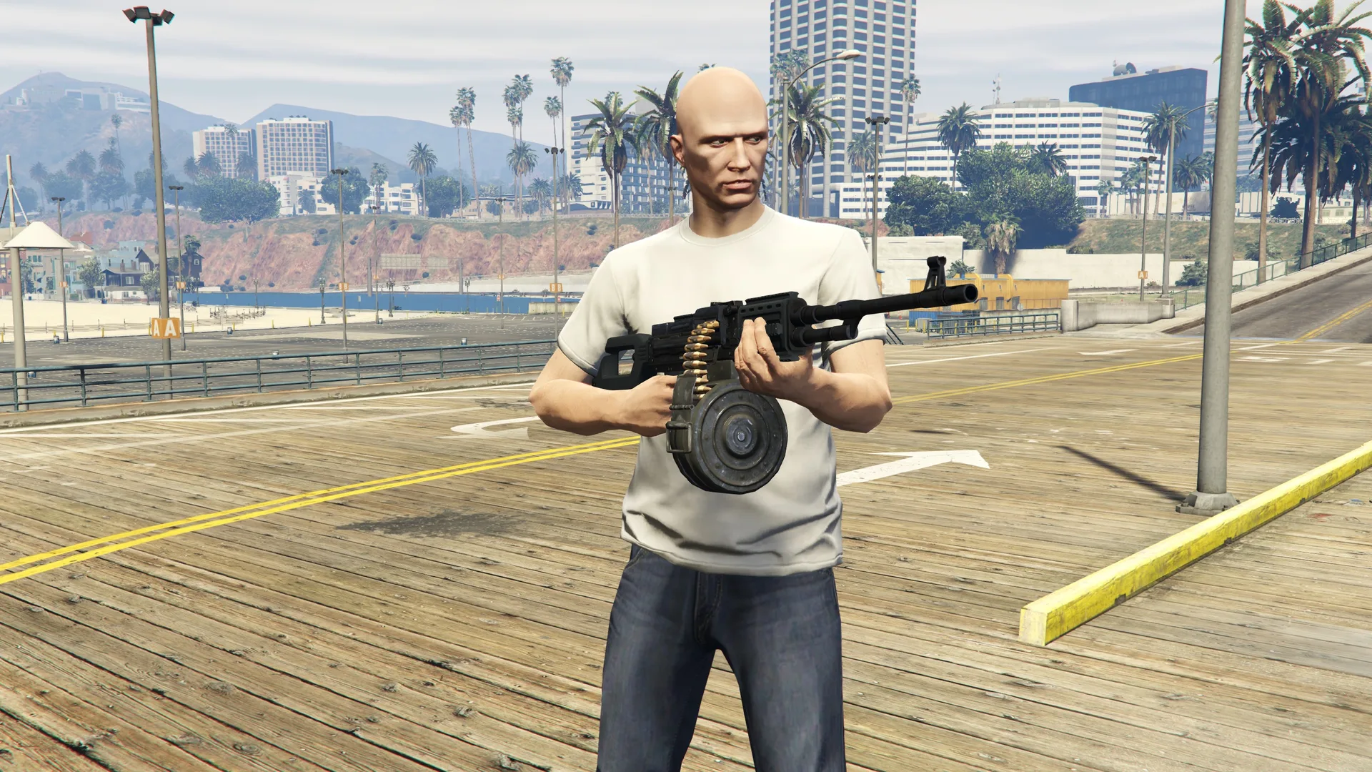 MG held by a GTA Online character