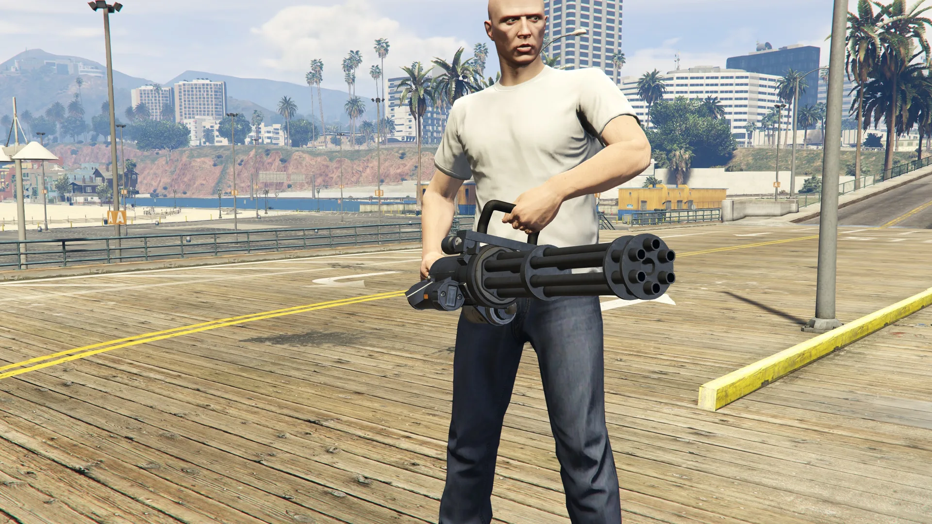 Minigun held by a GTA Online character