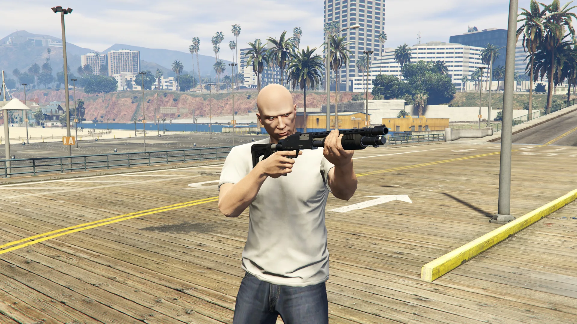 Pump Shotgun held by a GTA Online character