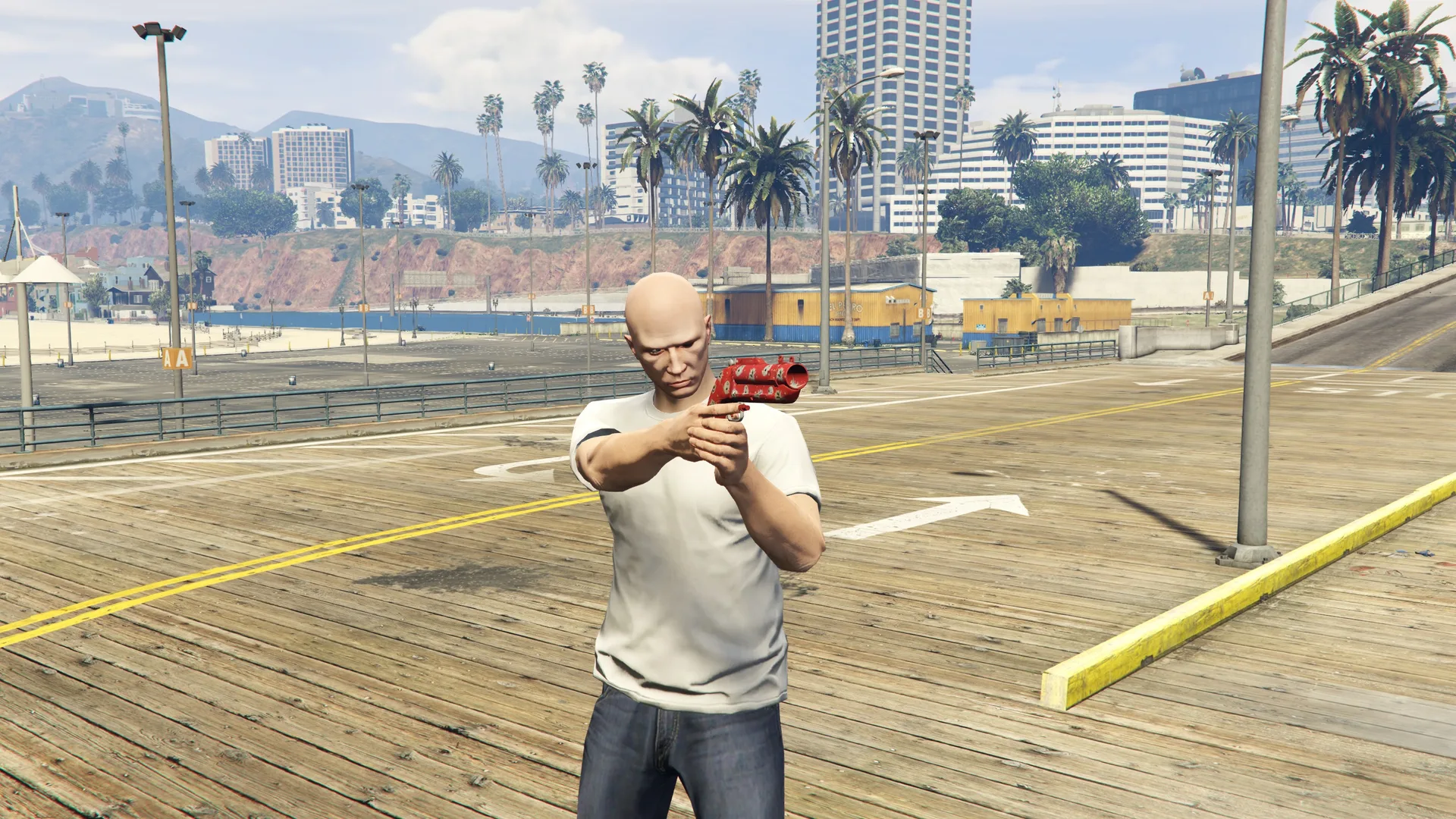 Snowball Launcher held by a GTA Online character