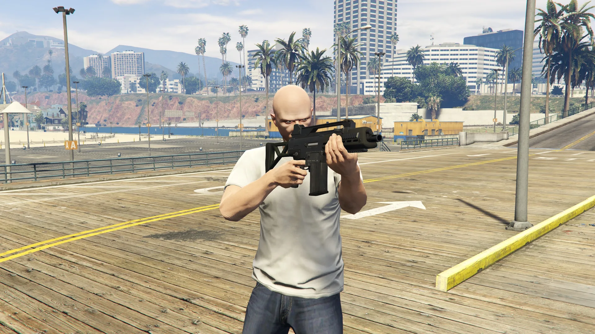 Special Carbine held by a GTA Online character